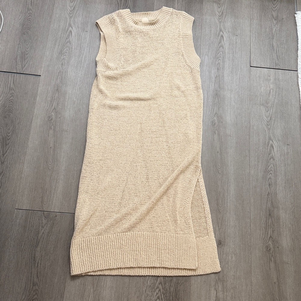 H & M Sleeveless Cream Knit Dress
